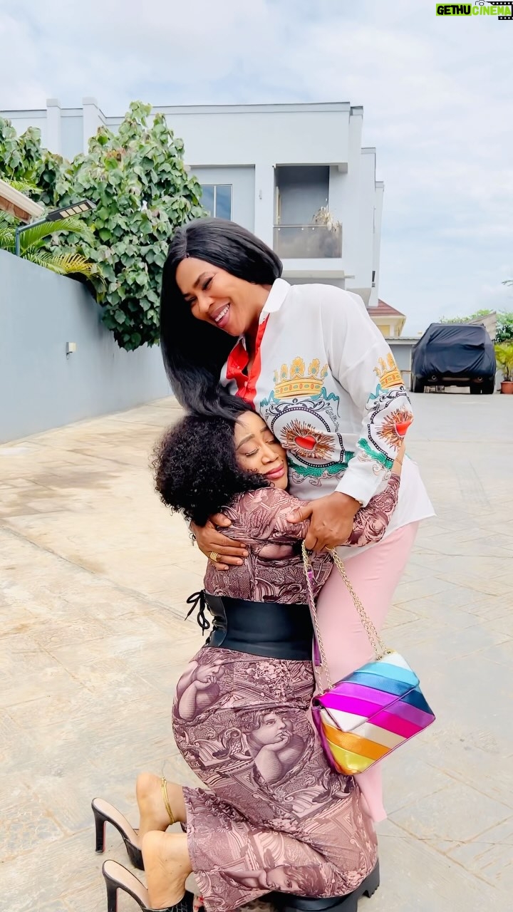 Moyo Lawal - 22.4K Likes - Ironically ,I shy away from posting personnal things on social media but I have decided that in the spirit of being 21 again😝, I will start to share things that really mean something to me here ….. …. But I digress , let me get to the Koko of this video ….
I actually said in the spirit of actually sharing things that are authentic to who I really am behind the camera , I will post this on my sweet sixteen forever @faithiawilliams birthday but I was off social media last week unfortunately…. Now to the real tea …
Like almost 12/13 years ago when I started doing film proper…. Anti Fathia was one of the first stars I met and she was super nice to me …. Then I went on a break for like a year or two (per usual , me and my breaks to try to discover myself and be sure of what I really wanted to do …
However , I am not one to do nothing, during that break , I started selling things clothes and wait for it 🤣🤣wait for it …. (You guessed right ) … Cream 🙈… back to my story …. I remember , Anti Faithia was one of the people who bought cream from me and even dashed me money sef 🤣🤣🤣..Thank you mama❤️ ..
Then the story doesn’t end there oooh , she did one film like that after I had my break , gave me a role …. See equipments oooh 😩😭, it is probably the most equipments I have seen at a go till date sef 😩🙈then the food , and she paid me so well eeeh 😩😭… ..
Seeing Anti faithia again after all this years on @ayoolaiya s set for ***ANISURU** just took me down memory lane and I decide to share …
P.s I don’t know what her secret to staying vibrant , talented and have I mentioned looking sooo yummy is , but that is something she definitely needs to share … xoxo mama 🌹🌹🌹
P.s Belated birthday mama @faithiawilliams hope this new year brings you , even more delightful memories and endless blessings ❤️