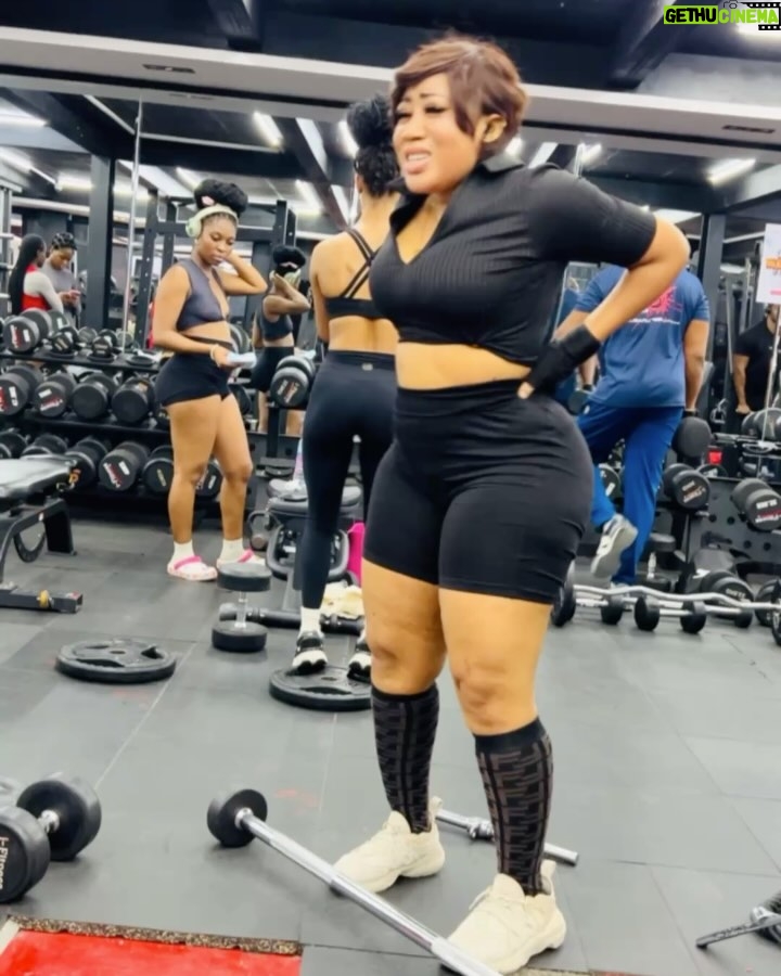 Moyo Lawal - 16.1K Likes - Slide 2 is what I really do throughout my workout 🙈then d last slide seems to be a fav🤷♂️…. How I still get amazing results is totally beyond me 🤣🤣my trainer has seen sege in this life eeeeh …. …. P.s if like me , you have naturally fat wobbly thighs and you are not doing any of this workouts …. I don’t even know what to tell you 🥹🥹…. Yes … my body is still paining me 😭🥹everywhere 🤷♂️
Skinplug @moyolawalplus
#Gymgirlie