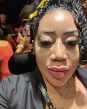 Moyo Lawal Instagram - Cruise ship to Malaysia time for the bday girl @maryremmynjoku 
#Wisermary  with the team @uzee_usman @chiemela33 
P.s I had to use raw sound because the entertainment they used to welcome us on the ship eeeh 🤣🤣🤣… p.s we were the only black people on the ship 🤣🤣…