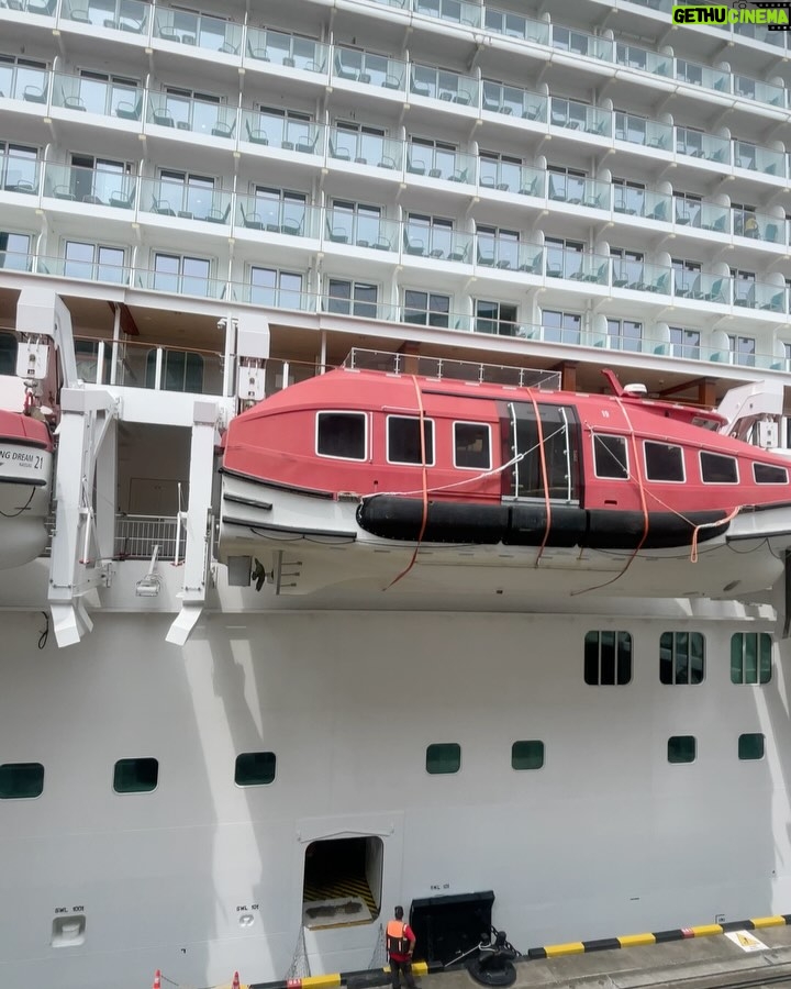 Moyo Lawal - 19.8K Likes - Cruise ship to Malaysia time for the bday girl @maryremmynjoku
#Wisermary with the team @uzee_usman @chiemela33
P.s I had to use raw sound because the entertainment they used to welcome us on the ship eeeh 🤣🤣🤣… p.s we were the only black people on the ship 🤣🤣…