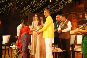Mrinal Kulkarni Instagram - Honoured to have the esteemed presence of Hon'ble Deputy Chief Minister of Maharashtra, Shri Eknath Shinde, and Shri Jaykumar Gore, Minister of Rural Development and Panchayati Raj Department, who graced the occasion with their inspiring presence. A heartfelt thank you to all the dignitaries who joined us on stage and were felicitated for their unwavering commitment to progress and public service, making the event truly memorable and meaningful. 

➡️ Save the date: May 2 - May 4
➡️ mahaparyatanutsav.com 

महा पर्यटन उत्सव—नेतृत्वाचा सन्मान आणि प्रगतीची प्रेरणा!

माननीय उपमुख्यमंत्री श्री. एकनाथ शिंदे आणि ग्रामीण विकास व पंचायत राज मंत्री श्री. जयकुमार गोरे यांच्या प्रेरणादायी उपस्थितीने सोहळ्याला वैभव प्राप्त झाले! लोकसेवेसाठी त्यांच्या अविरत योगदानाचा गौरव करताना, सर्व मान्यवरांना प्रगती आणि सेवाभावी कार्यासाठी सन्मानित करण्यात आले! यांच्या सहकार्याने हा उत्सव अविस्मरणीय आणि प्रेरणादायी ठरला आहे!

📅 २ मे २०२५ - ४ मे २०२५
➡️ संपर्क : mahaparyatanutsav.com

#MahaParayatanUtsav #MahaParayatanUtsav2025 #Mahabaleshwar #MahabaleshwarFestival #Maharashtra #MaharashtraTourism #DiscoverMahabaleshwar #CelebrateInMahabaleshwar #SahyadriVibes #FestivalInTheHills