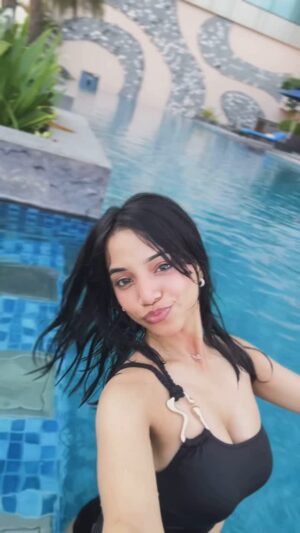 Muskan Karia Instagram - always happy by the #pool ❤️