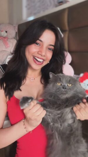 Muskan Karia Instagram - aaj mere bille ne mere saath reel banyi😋
#cats #catreels