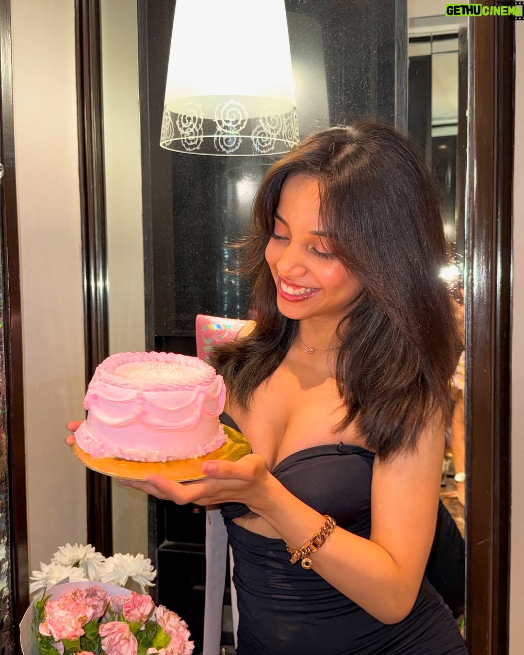 Muskan Karia - 82.9K Likes - 22 looking good👀
