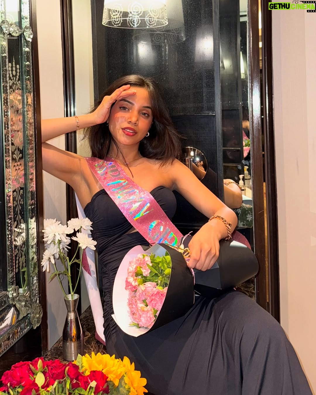Muskan Karia - 82.9K Likes - 22 looking good👀