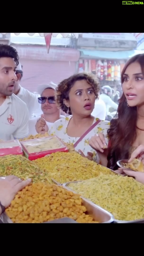 Myra Sareen - 7.1K Likes - Presenting the most ‘chatora’ moment from #Riwaj
⚠️Warning: Watching this may cause sudden hunger pangs‼️
#MyraaSareen #RiwajFilm #ChatoraScene #SnackQueen #BehindTheScenes #ActingWithSnacks #FoodieVibes #OnSetFun #FilmyFoodie #RiwajMoment #bestcomdeyvideos #intsreel😍❤️ #newtrend #lovelymoments❤️ #adhvikmahajan #bollywood #tollywood