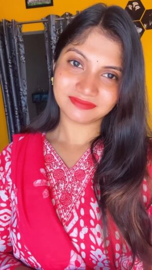 N S Manasa Gowda Instagram - Tag Middle class families 🙌🥹

#trend #trending #share #likesforlikesback #likesme #views #popular #viralvideos #viralreels #viralinstagram #instalike #loveislove #life #lovers #love #truelove #views #viralvideos #view #moreviews #feellove #popular #ownvoice #ownvoices #sareelover #single #singles #followme #ownvoice