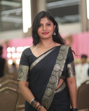 N S Manasa Gowda Instagram - Neevu black colour fans ah🖤

#trending #share #likesforlikesback #likesme #views #popular #viralvideos #viralreels #viralinstagram #instalike #loveislove #life #lovers #love #truelove #feelings #feellove #popular #ownvoice #ownvoices #sareelove #sareelover #saree #single #singles #followme #ownvoice #ownvideo #support