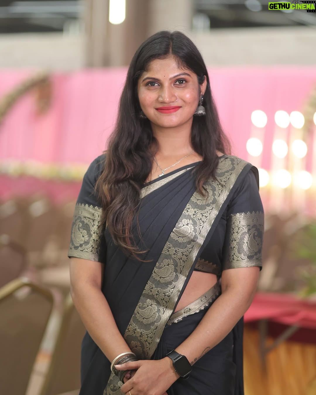 N S Manasa Gowda - 1.9K Likes - Neevu black colour fans ahš¤
#trending #share #likesforlikesback #likesme #views #popular #viralvideos #viralreels #viralinstagram #instalike #loveislove #life #lovers #love #truelove #feelings #feellove #popular #ownvoice #ownvoices #sareelove #sareelover #saree #single #singles #followme #ownvoice #ownvideo #support