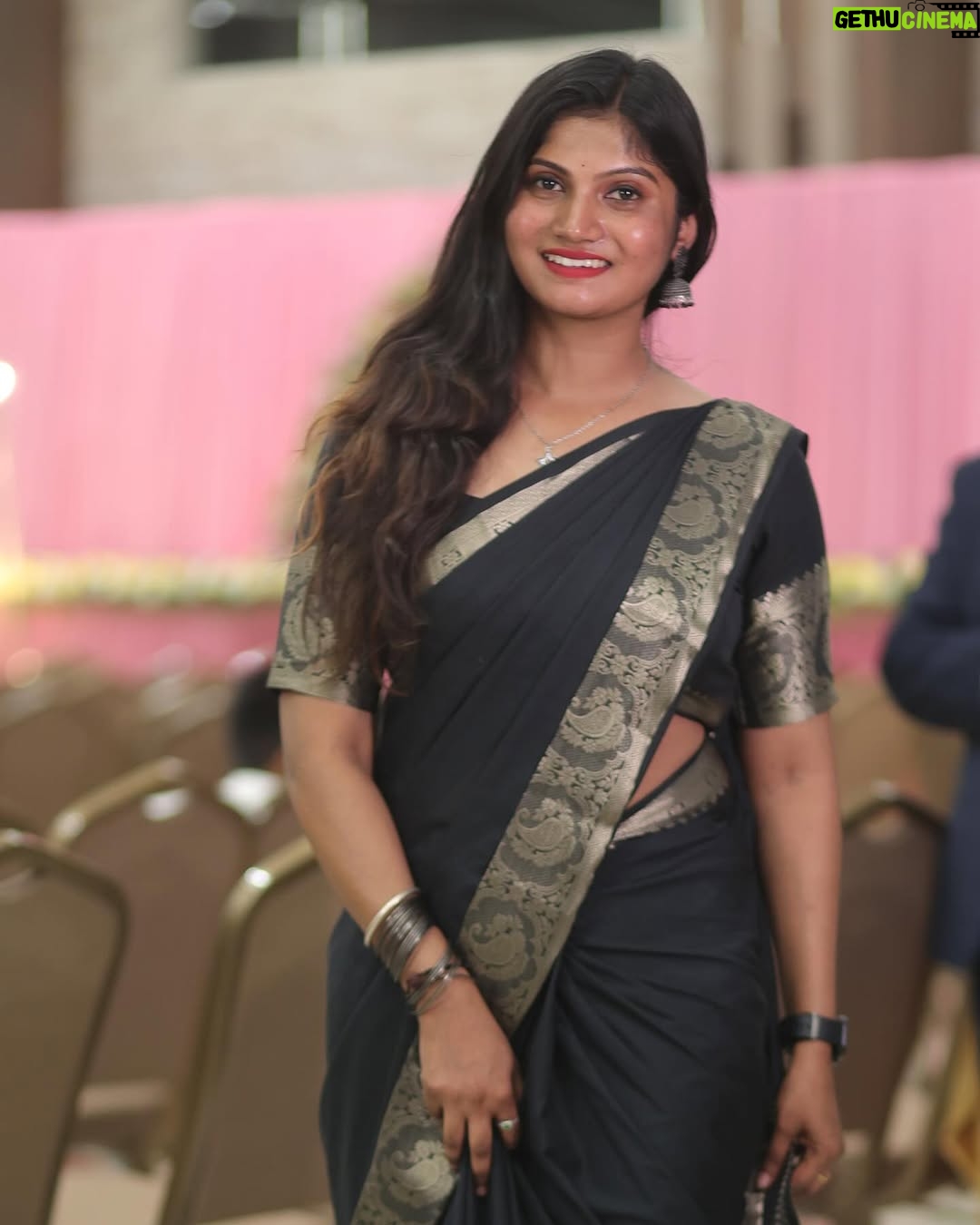 N S Manasa Gowda - 1.9K Likes - Neevu black colour fans ahš¤
#trending #share #likesforlikesback #likesme #views #popular #viralvideos #viralreels #viralinstagram #instalike #loveislove #life #lovers #love #truelove #feelings #feellove #popular #ownvoice #ownvoices #sareelove #sareelover #saree #single #singles #followme #ownvoice #ownvideo #support