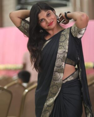 N S Manasa Gowda Instagram - Neevu black colour fans ah🖤

#trending #share #likesforlikesback #likesme #views #popular #viralvideos #viralreels #viralinstagram #instalike #loveislove #life #lovers #love #truelove #feelings #feellove #popular #ownvoice #ownvoices #sareelove #sareelover #saree #single #singles #followme #ownvoice #ownvideo #support