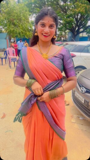 N S Manasa Gowda Instagram - Hingu ertade halad hangu ertade☺️💫

#trend #trending #share #likesforlikesback #likesme #views #popular #viralvideos #viralreels #viralinstagram #instalike #loveislove #life #lovers #love #truelove #views #viralvideos #view #moreviews #feellove #popular #ownvoice #ownvoices #sareelover #single #singles #followme #ownvoice #ownvideo #support