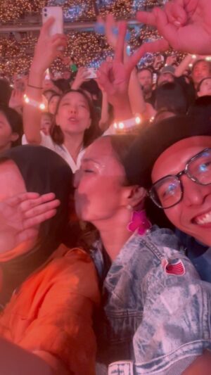 Nadia Aqilah Instagram - Budak Korea. Happiest birthday little kid. To many more days of us trying to fix each other. To many more sibling trips like this. 

You’ve done great @nadiraaqilah, proud of you. Kamu happy kan kitorang kat Korea???? Jom celebrate kat CU Mart!