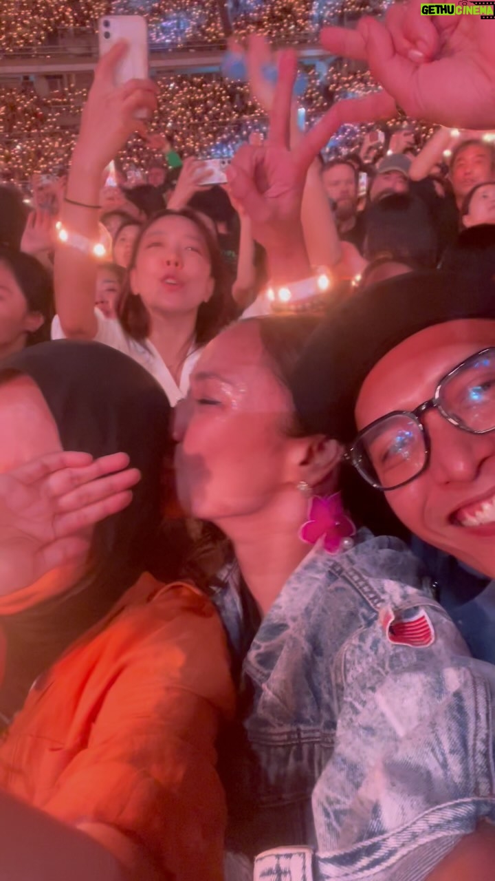 Nadia Aqilah - 682 Likes - Budak Korea. Happiest birthday little kid. To many more days of us trying to fix each other. To many more sibling trips like this.
You’ve done great @nadiraaqilah, proud of you. Kamu happy kan kitorang kat Korea???? Jom celebrate kat CU Mart!