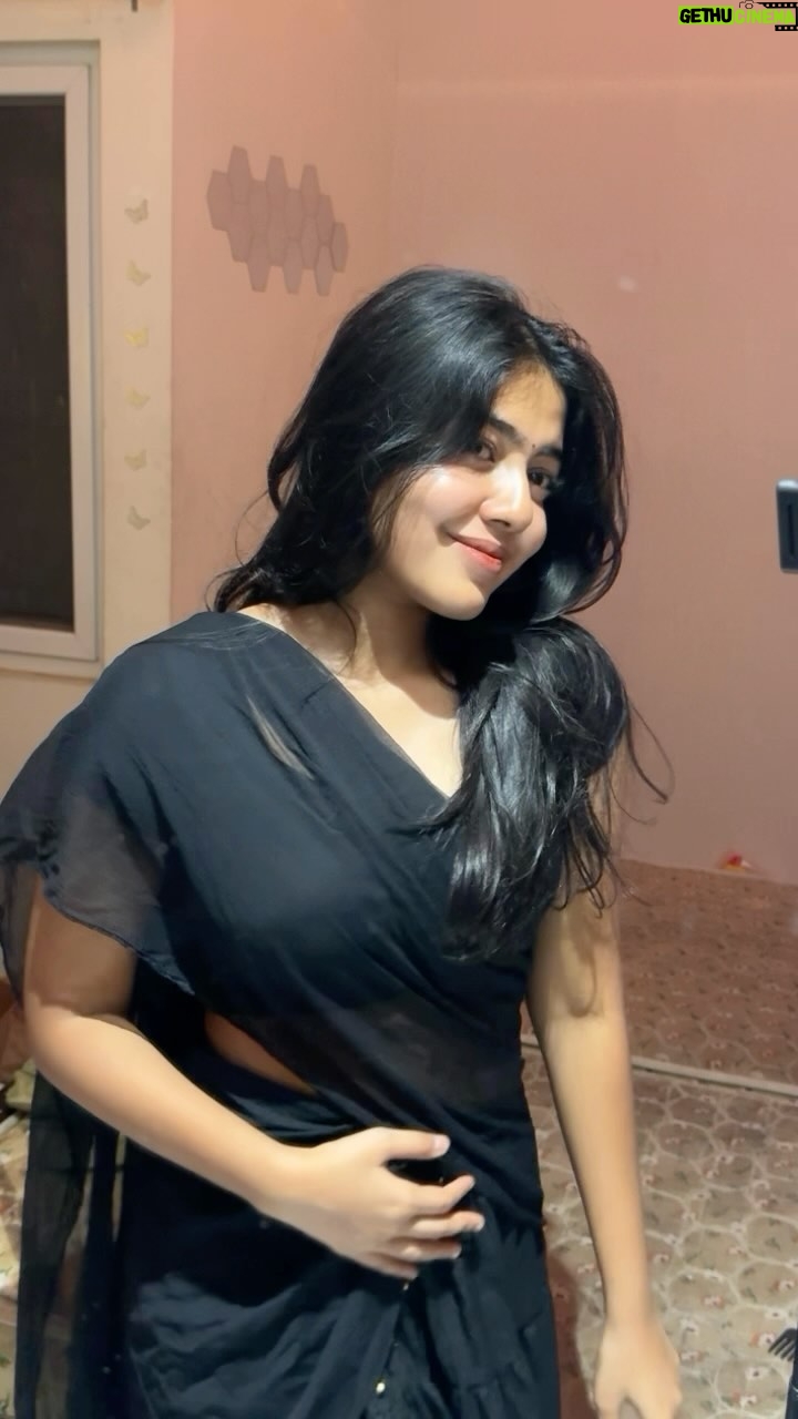 Nandhithaa - 190.9K Likes - Had to make a video in this dress 😭