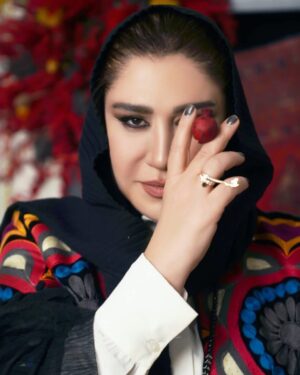 Nasim Adabi Instagram - الهی با شروع زمستان
تک تک روزهای این فصل برایتان خوش یمن باشد
و پر از خبرهای خوشی که منتظرش بودین
الهی که این فصل براتون پر باشه از برکت الهی وحال خوب و آرامش
خدایا هر آنچه که خیرمان است،بر ما عطا کن❤️
#اولین_روز_زمستان#اولین_روز_هفته_تان_پر_از_الطاف_خداوندی #یلدا#زمستان_زیبا#برکت_باشد #روزهای_خوب#نسیم#نسیم_ادبی#عکاسی#عکاسی_هنری #مدلینگ_عکاسی #مجله_سلبریتی_ها #عکاسی_مجله #سلامتی#عشق#آرامش#نور_الهی_روشنابخش_راهتون
@tekinstudio 
@samanehshadi_makeup
@boors_maison
@zarafshahh.co 
@zahra___rashidian