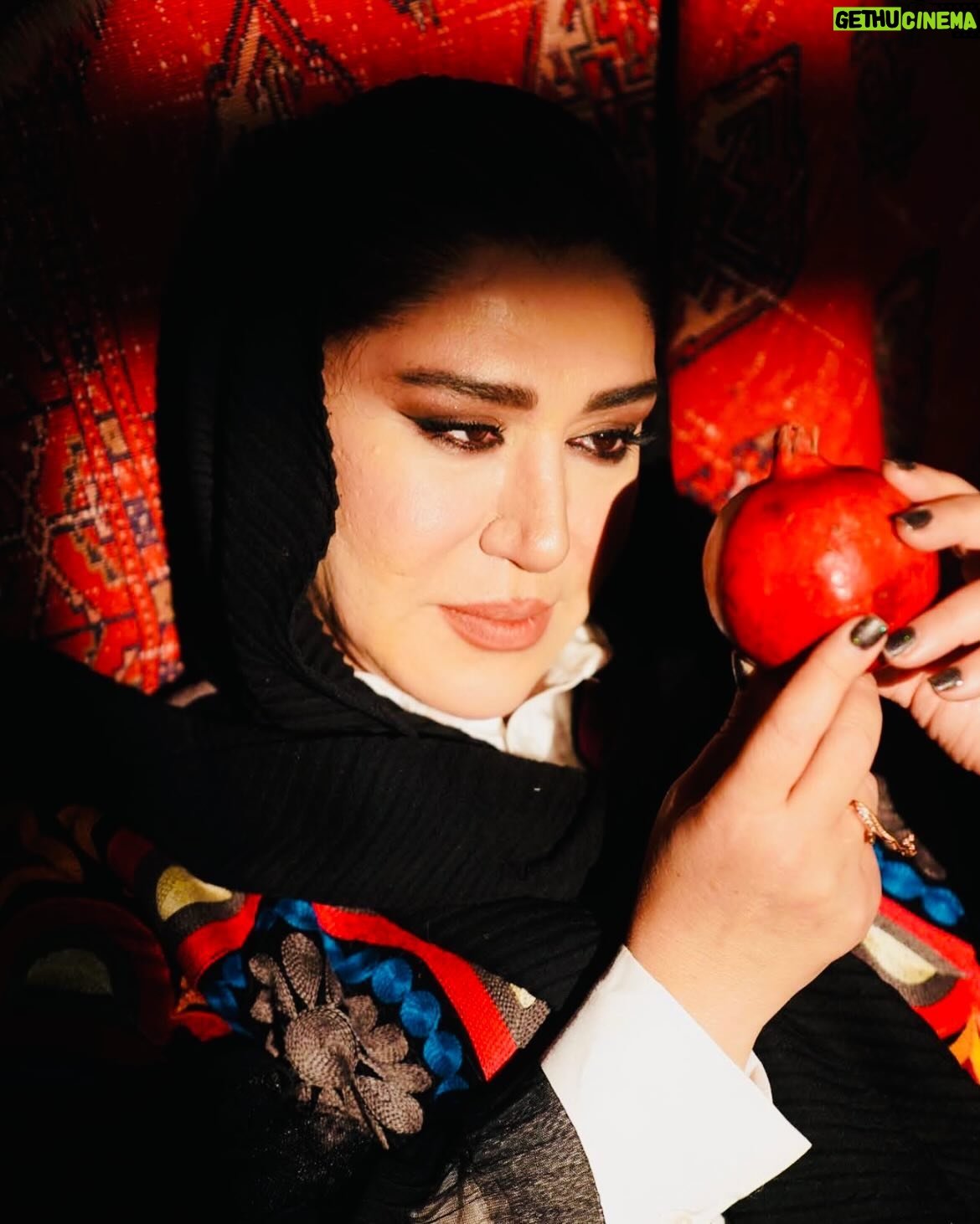 Nasim Adabi - 7.6K Likes - الهی با شروع زمستان
تک تک روزهای این فصل برایتان خوش یمن باشد
و پر از خبرهای خوشی که منتظرش بودین
الهی که این فصل براتون پر باشه از برکت الهی وحال خوب و آرامش
خدایا هر آنچه که خیرمان است،بر ما عطا کن❤️
#اولین_روز_زمستان#اولین_روز_هفته_تان_پر_از_الطاف_خداوندی #یلدا#زمستان_زیبا#برکت_باشد #روزهای_خوب#نسیم#نسیم_ادبی#عکاسی#عکاسی_هنری #مدلینگ_عکاسی #مجله_سلبریتی_ها #عکاسی_مجله #سلامتی#عشق#آرامش#نور_الهی_روشنابخش_راهتون
@tekinstudio
@samanehshadi_makeup
@boors_maison
@zarafshahh.co
@zahra___rashidian