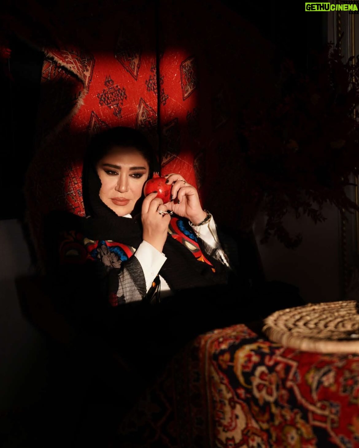 Nasim Adabi - 7.6K Likes - الهی با شروع زمستان
تک تک روزهای این فصل برایتان خوش یمن باشد
و پر از خبرهای خوشی که منتظرش بودین
الهی که این فصل براتون پر باشه از برکت الهی وحال خوب و آرامش
خدایا هر آنچه که خیرمان است،بر ما عطا کن❤️
#اولین_روز_زمستان#اولین_روز_هفته_تان_پر_از_الطاف_خداوندی #یلدا#زمستان_زیبا#برکت_باشد #روزهای_خوب#نسیم#نسیم_ادبی#عکاسی#عکاسی_هنری #مدلینگ_عکاسی #مجله_سلبریتی_ها #عکاسی_مجله #سلامتی#عشق#آرامش#نور_الهی_روشنابخش_راهتون
@tekinstudio
@samanehshadi_makeup
@boors_maison
@zarafshahh.co
@zahra___rashidian