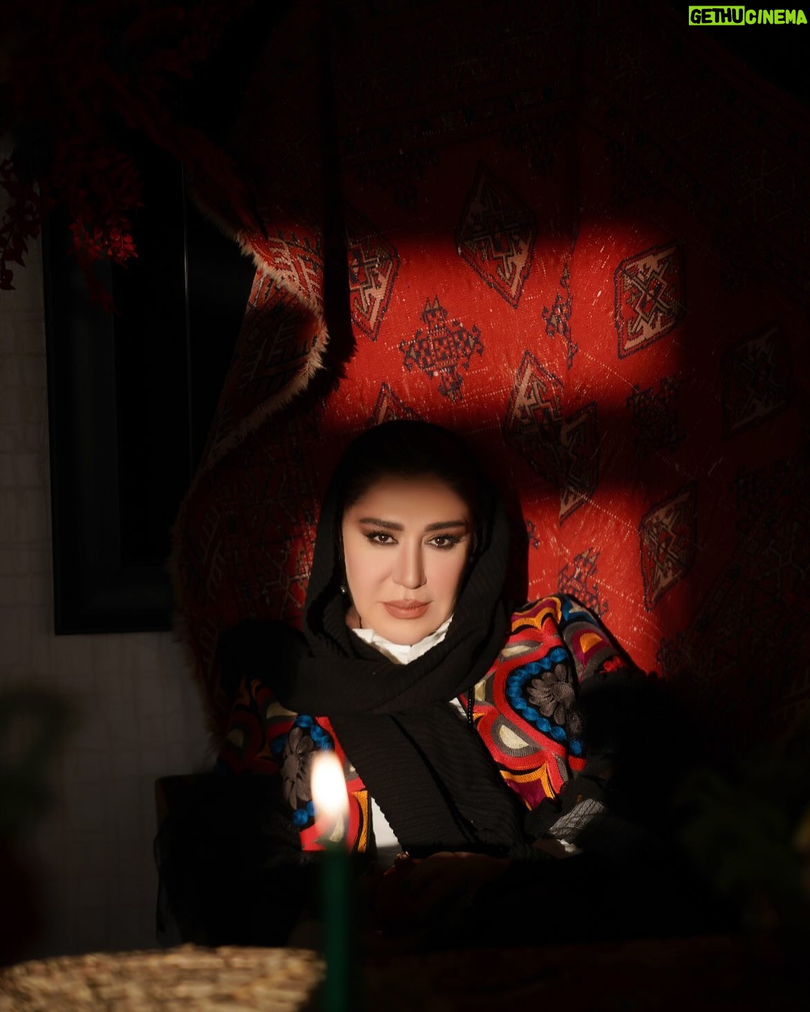 Nasim Adabi - 7.6K Likes - الهی با شروع زمستان
تک تک روزهای این فصل برایتان خوش یمن باشد
و پر از خبرهای خوشی که منتظرش بودین
الهی که این فصل براتون پر باشه از برکت الهی وحال خوب و آرامش
خدایا هر آنچه که خیرمان است،بر ما عطا کن❤️
#اولین_روز_زمستان#اولین_روز_هفته_تان_پر_از_الطاف_خداوندی #یلدا#زمستان_زیبا#برکت_باشد #روزهای_خوب#نسیم#نسیم_ادبی#عکاسی#عکاسی_هنری #مدلینگ_عکاسی #مجله_سلبریتی_ها #عکاسی_مجله #سلامتی#عشق#آرامش#نور_الهی_روشنابخش_راهتون
@tekinstudio
@samanehshadi_makeup
@boors_maison
@zarafshahh.co
@zahra___rashidian