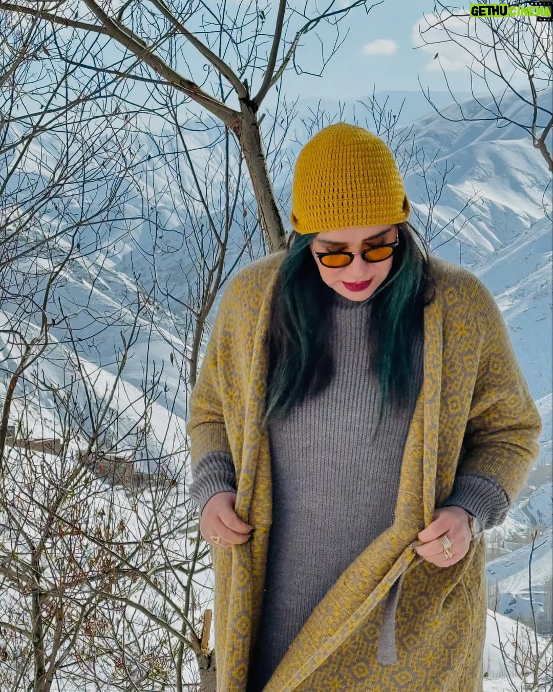 Nasim Adabi - 16.9K Likes - #زمستان#فصل_زیبا#برف#زیبایی#سرما#نسیم#زن#عشق#شمشک#فصل_زیبای_شکفتن #مهرباف#بافتنی#زیبایی#دوخت#خلاقیت#ذهن_زیبا_زندگی_زیبا
ممنون از دوستان عزیزم
دوستان مهرباف با بافت های زیبا و خوشرنگ و باسلیقه
@mehrbaf
