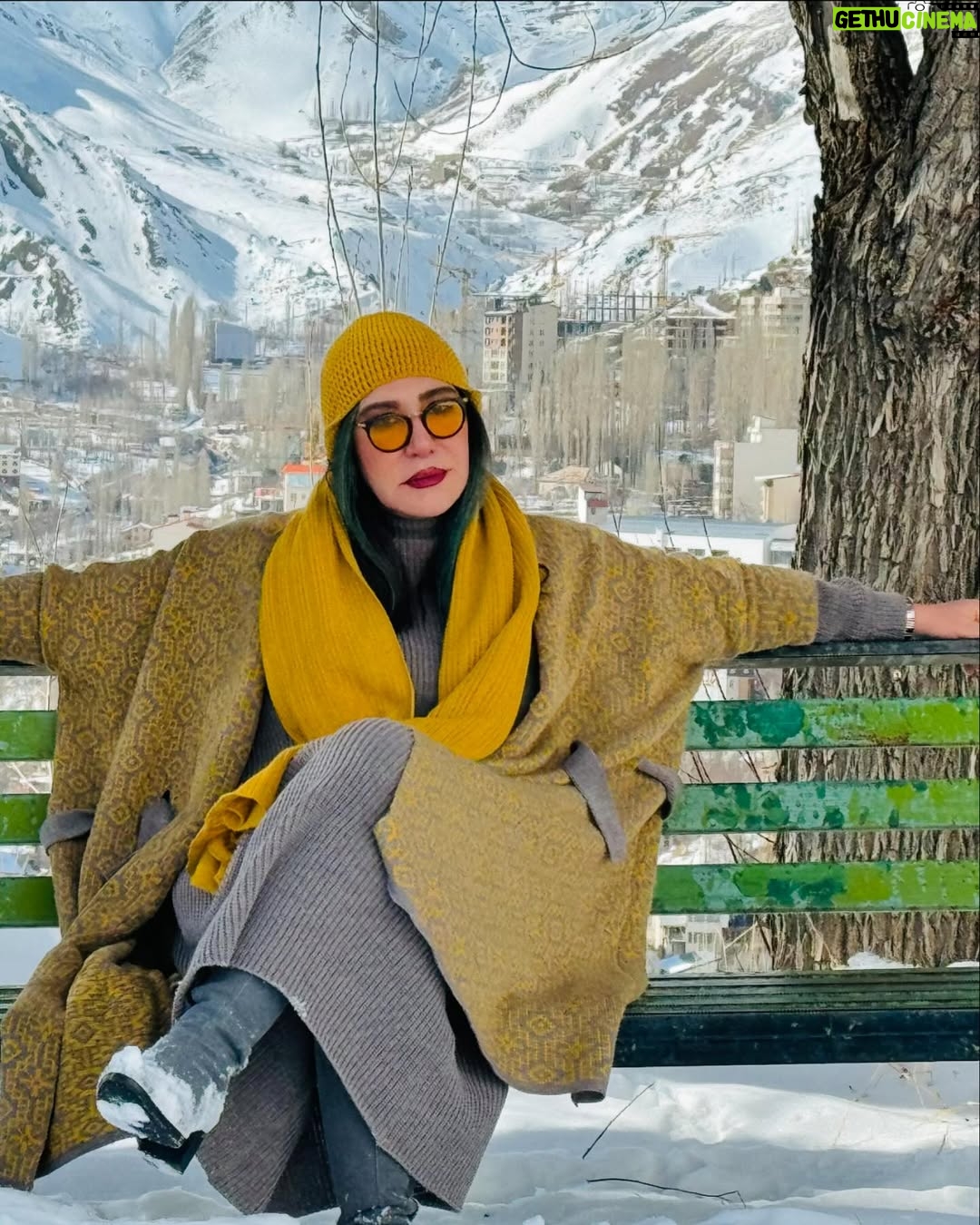 Nasim Adabi - 16.9K Likes - #زمستان#فصل_زیبا#برف#زیبایی#سرما#نسیم#زن#عشق#شمشک#فصل_زیبای_شکفتن #مهرباف#بافتنی#زیبایی#دوخت#خلاقیت#ذهن_زیبا_زندگی_زیبا
ممنون از دوستان عزیزم
دوستان مهرباف با بافت های زیبا و خوشرنگ و باسلیقه
@mehrbaf