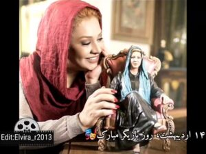 Nasrin Moghanloo Instagram - 🎬🌹✍️
.
روز بازیگر برهمه 
هنرمندان کشورم مبارک.
سپاس از الویرای عزیزم برای ساخت 
این کلیپ زیبا.