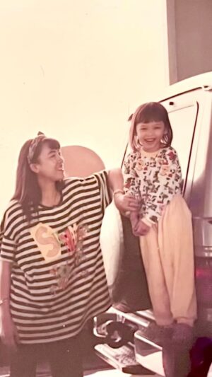 Natalia Ng Instagram - Happy Mother’s Day! 

Now that I’m a mother myself, I finally feel the weight of my mom exclaiming to me multiple times growing up, “Aiyah, next time when you become a mader, you will know!”

Yes, Mummy. I know now. 

#imjustakidchallenge