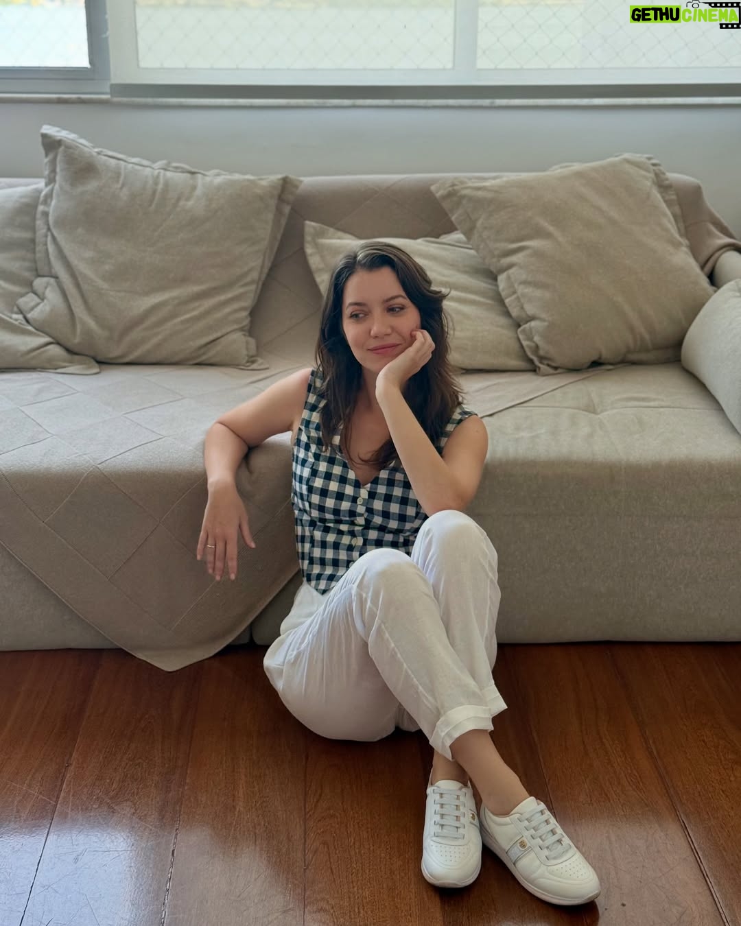 Nathalia Dill - 53.2K Likes - Ser mãe é cuidar sem medida. Neste Dia das Mães, retribua com o conforto e o estilo de @modareultraconfortooficial.  Porque quem cuida de tudo também merece cuidado.

#diadasmaes #modareultraconforto publicidade