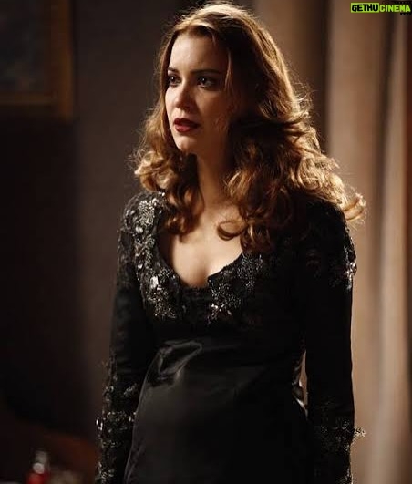 Nathalia Dill - 30.2K Likes - 60 anos da firma e 22 anos nela

Malhação (2008)
Paraíso (2009)
Do Ré Mi Fábrica (2009)
Escrito nas estrelas (2010)
Cordel Encantado (2011)
Aline (2011)
Avenida Brasil (2012)
Joia Rara (2013)
Alto Astral (2014)
Eta Mundo Bom (2016)
Liberdade, Liberdade (2016)
Rock Story (2017)
Orgulho e Paixão (2018)
A Dona do Pedaço (2019)
Família é tudo (2024)
Guerreiros do Sol (2025)