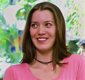 Nathalia Dill Instagram - ‘Malhação’ fazendo 30 anos e em 2008 eu tava lá! Cheia de emoção, vivendo intensamente cada cena - e cada crise adolescente. Foi caótico, foi lindo e foi o começo de muita coisa. Obrigada a quem embarcou nessa viagem comigo e com Debora Rios - seguindo o legado de Maria de Fátima e pavimentando para a Mary de Faty. 

E sim, eu sobrevivi ao figurino anos 2000. 

#malhaçao