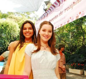 Nathalia Dill Instagram - ‘Malhação’ fazendo 30 anos e em 2008 eu tava lá! Cheia de emoção, vivendo intensamente cada cena - e cada crise adolescente. Foi caótico, foi lindo e foi o começo de muita coisa. Obrigada a quem embarcou nessa viagem comigo e com Debora Rios - seguindo o legado de Maria de Fátima e pavimentando para a Mary de Faty. 

E sim, eu sobrevivi ao figurino anos 2000. 

#malhaçao