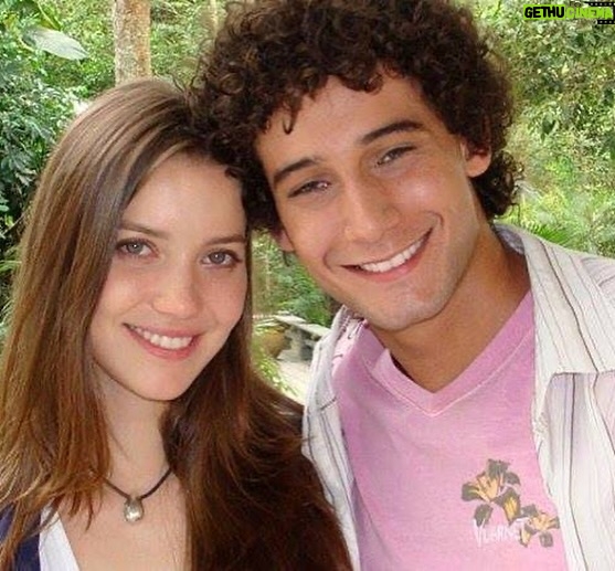 Nathalia Dill - 50.8K Likes - ‘Malhação’ fazendo 30 anos e em 2008 eu tava lá! Cheia de emoção, vivendo intensamente cada cena - e cada crise adolescente. Foi caótico, foi lindo e foi o começo de muita coisa. Obrigada a quem embarcou nessa viagem comigo e com Debora Rios - seguindo o legado de Maria de Fátima e pavimentando para a Mary de Faty. 

E sim, eu sobrevivi ao figurino anos 2000. 

#malhaçao