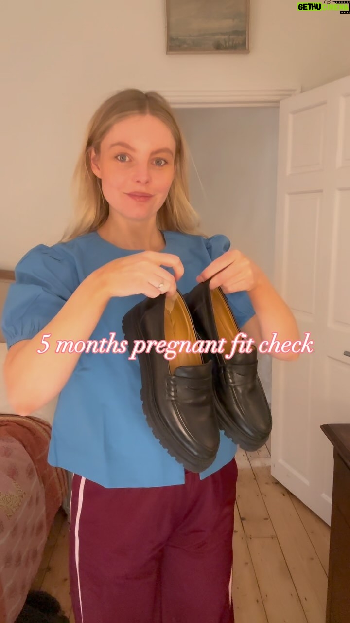 Nell Hudson - 2.8K Likes - What do we think about belly out with the suit ?? (Last outfit) I love when I see other pregnant women do this but not sure it’s for me 😂
As my body changes with pregnancy I’ve really enjoyed leaning into loose, baggy fit clothing (ok tbh baggy clothes is my go-to most of the time even before I was expecting 😂) But I’m aware I can quickly appear quite messy and this isn’t always the most flattering choice. So I just received these new pieces from @omnes and @nobodyschild and feel like I’ve now got some great options for looking at bit more put-together 🩵 thank you so much @culturalinfluence #gifted
-
Outfit 1: top and trousers both @omnes , loafers @sezane
Outfit 2: dress @nobodyschild , ballet flats from charity shop but were Zara (trying not to shop there for new things!)
Outfit 3: suit @nobodyschild , shoes @prada