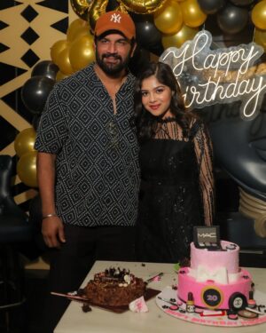 Niharika Chouksey Instagram - “20 and thriving!” 💃🖤 #swipe #formore 

Styled by @nishabedii ♥️
 
📍@hunkydory_barandkitchen 

📸 @portraitdeewana 

#niharikachouksey #birthdaybash #20 #party #instagood
