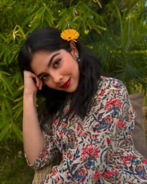 Niharika Chouksey Instagram - 🌸

#niharikachouksey #actress #swipe