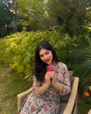 Niharika Chouksey Instagram - 🌸

#niharikachouksey #actress #swipe