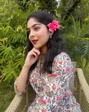 Niharika Chouksey Instagram - 🌸

#niharikachouksey #actress #swipe