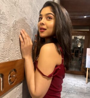 Niharika Chouksey Instagram - ♥️

#niharikachouksey #swipe #actress #instagood