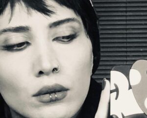 Niki Mozaffari Instagram - .
هم اکنون اکران آنلاین در فیلیمو 
فیلم سینمایی « کوچه ژاپنی ها » 
تست گریم ، طراح گریم : محمد قمی