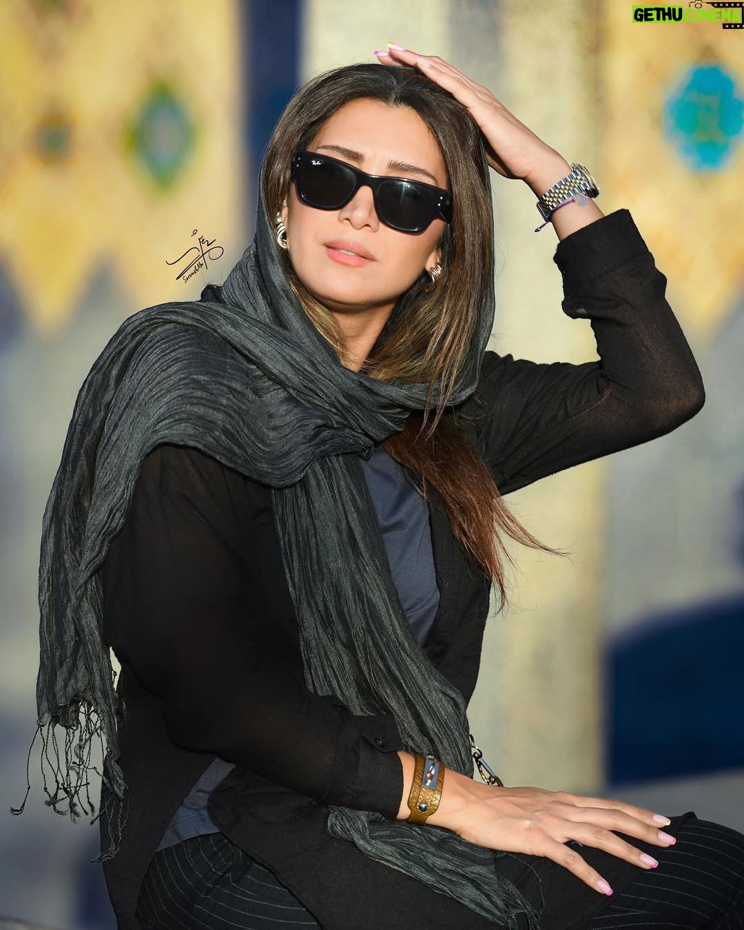 Niki Mozaffari - 43.7K Likes - .
مثلا از این عکسها که حواسم نبود .. ولی بود 😉✨