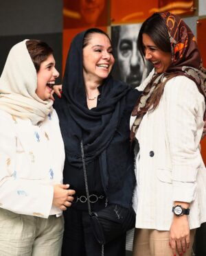 Niki Mozaffari Instagram - اکران فیلم « کوچه ژاپنی ها » با عوامل این فیلم✨
