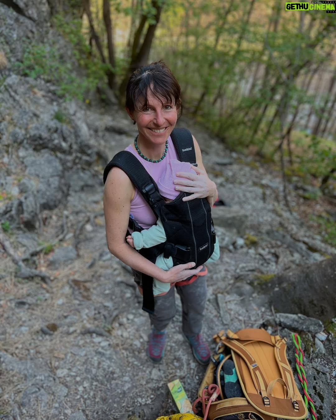 Nina Caprez - 2.6K Likes - Life recently with a 2 months and 2,5 years old. Managing to go back to climbing in a smooth way. Feeling damn lucky to have 2 awesome kids and a mega partner, friends and family I can always relay on!
Life is good!
@arcteryx @petzl_official @scarpa_world @namuk @gebana.official @julbo_eyewear
