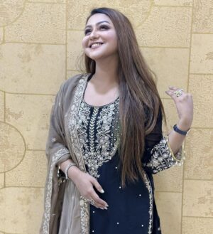 Nishat Priom Instagram - Soft , serene , effortlessly beautiful ⚜️🌟🖤
#nishat _priom