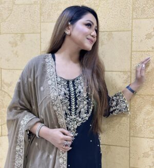 Nishat Priom Instagram - Soft , serene , effortlessly beautiful ⚜️🌟🖤
#nishat _priom