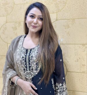 Nishat Priom Instagram - Soft , serene , effortlessly beautiful ⚜️🌟🖤
#nishat _priom
