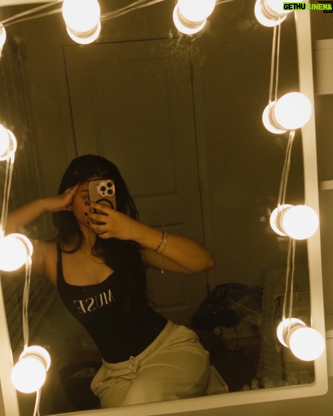 Nishika Lalwani - 1.1K Likes - 3:22 am 🍪🎀