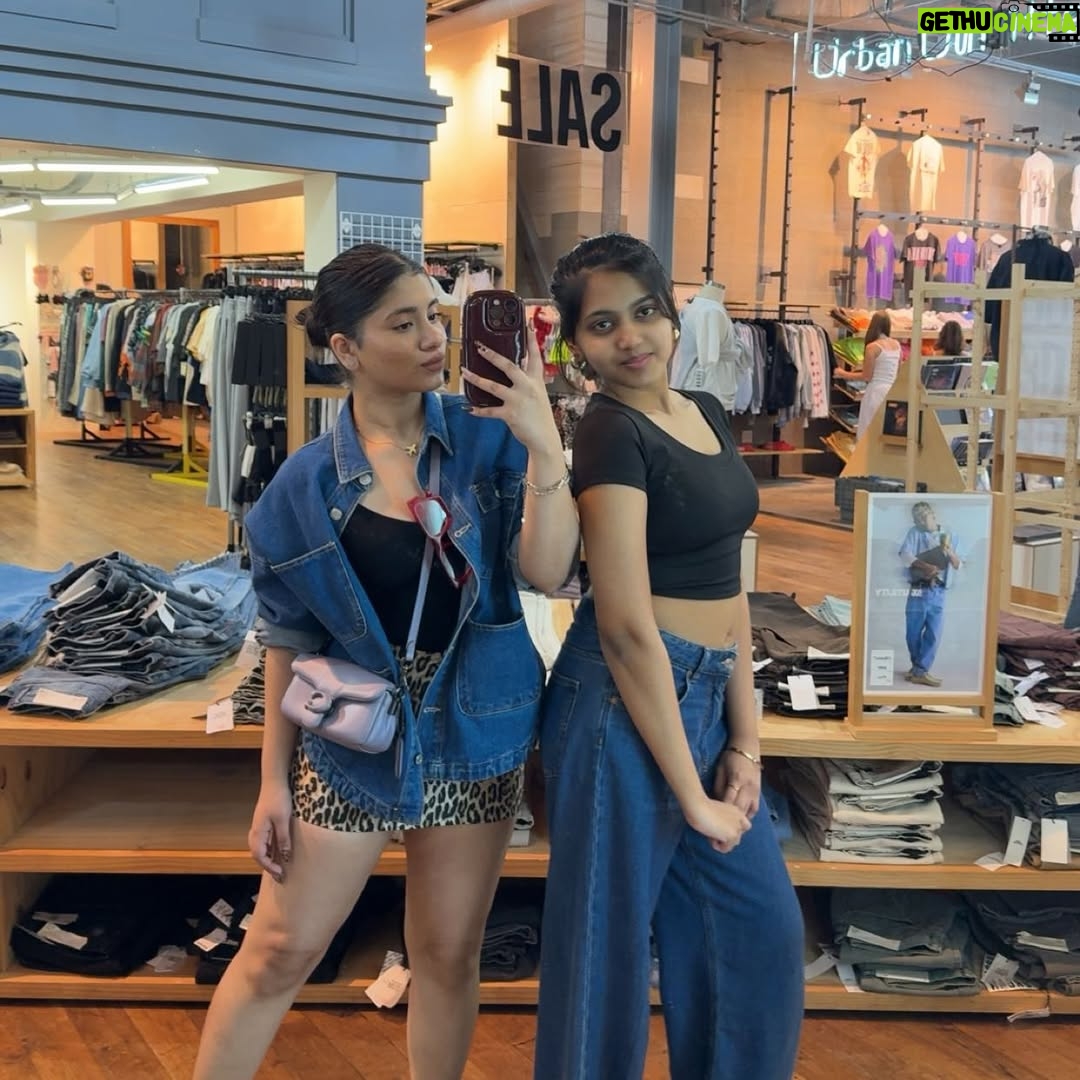 Nishika Lalwani - 2.2K Likes - march buffet 🌮🥐🥑🍕