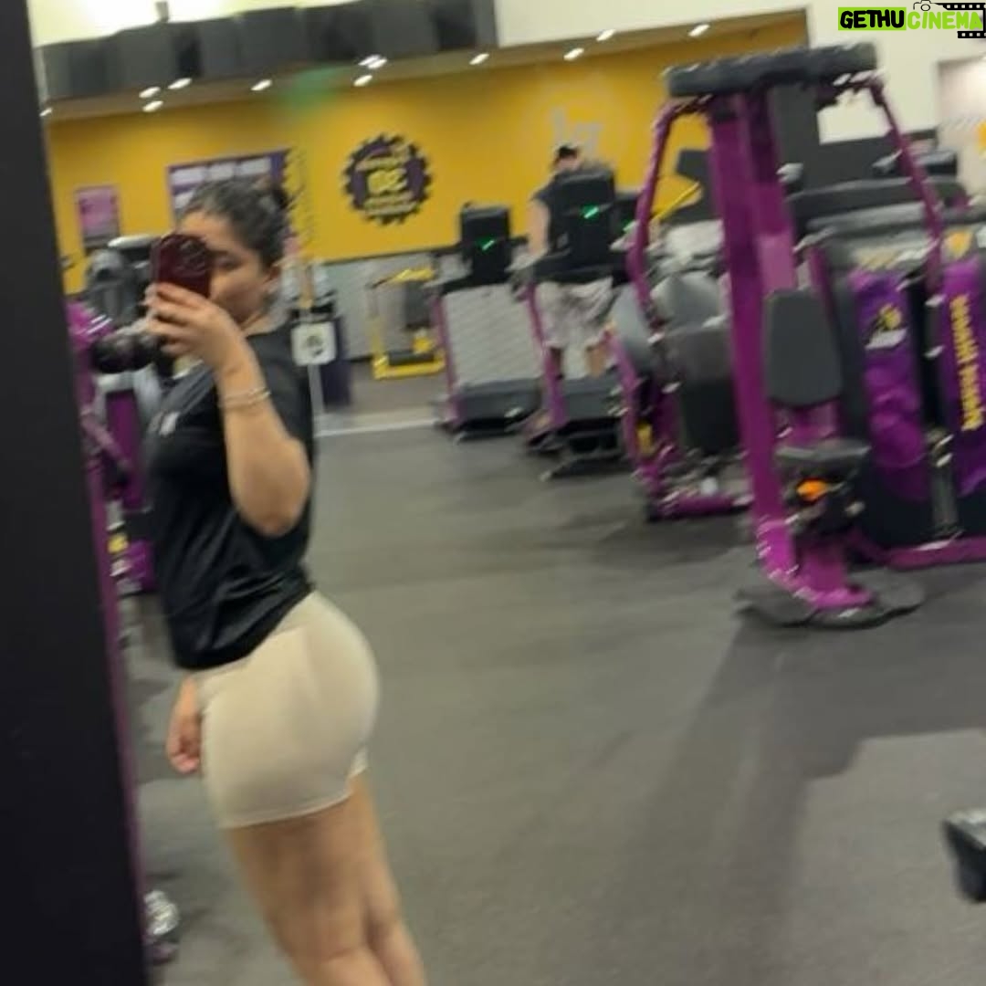 Nishika Lalwani - 2.2K Likes - march buffet 🌮🥐🥑🍕