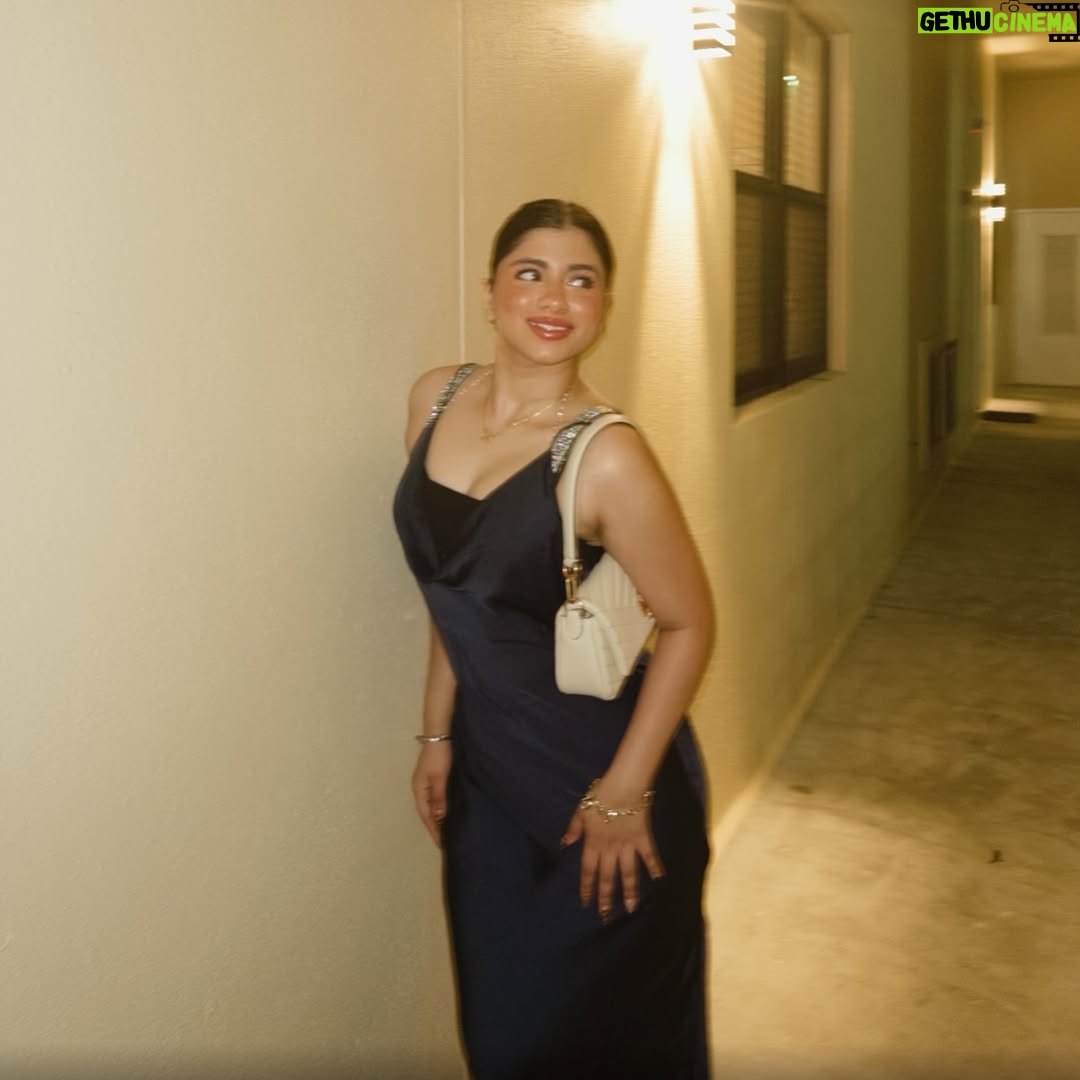 Nishika Lalwani - 1.9K Likes - if the time is right 🎞️🧸🤎
wearing @shopandyours