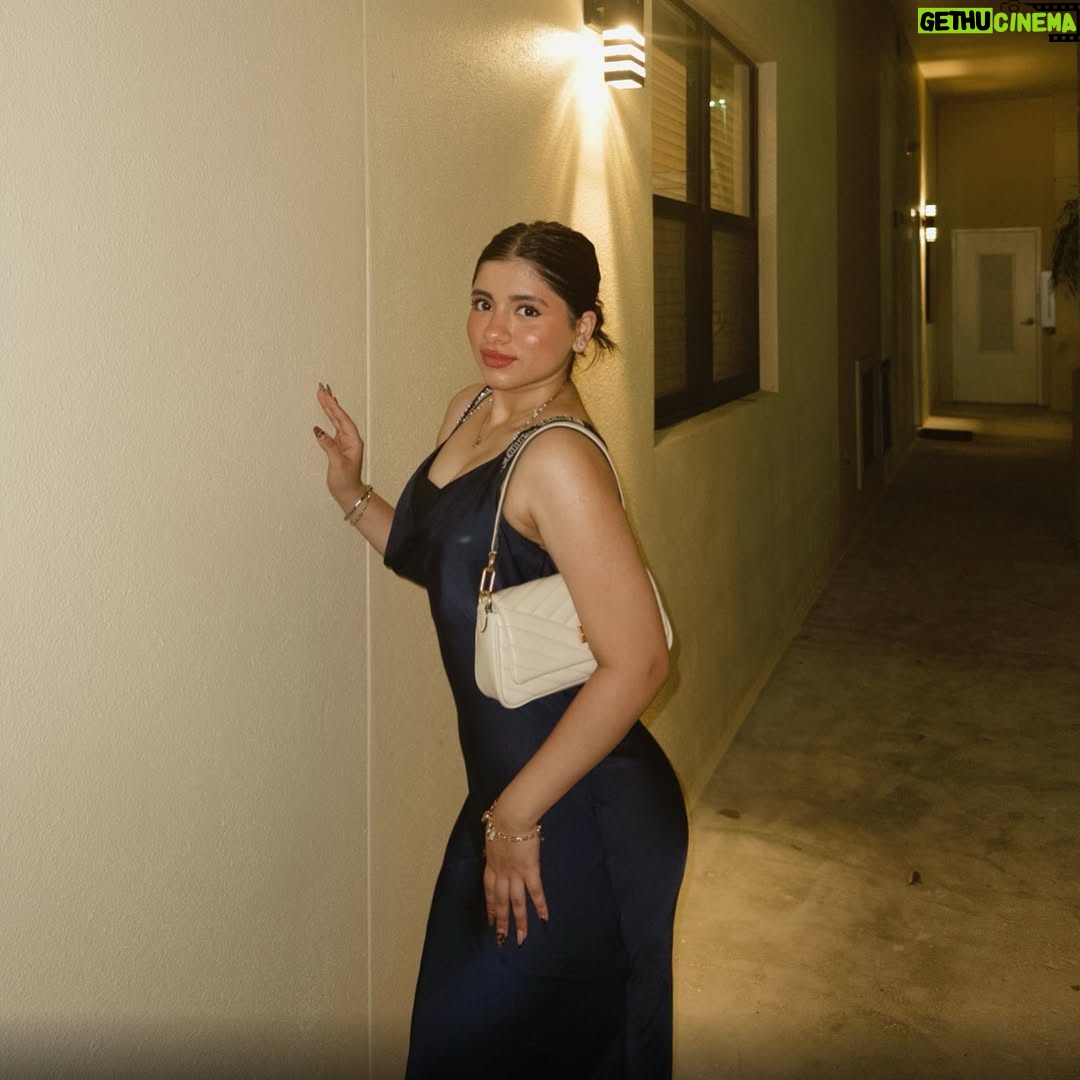 Nishika Lalwani - 1.9K Likes - if the time is right 🎞️🧸🤎
wearing @shopandyours